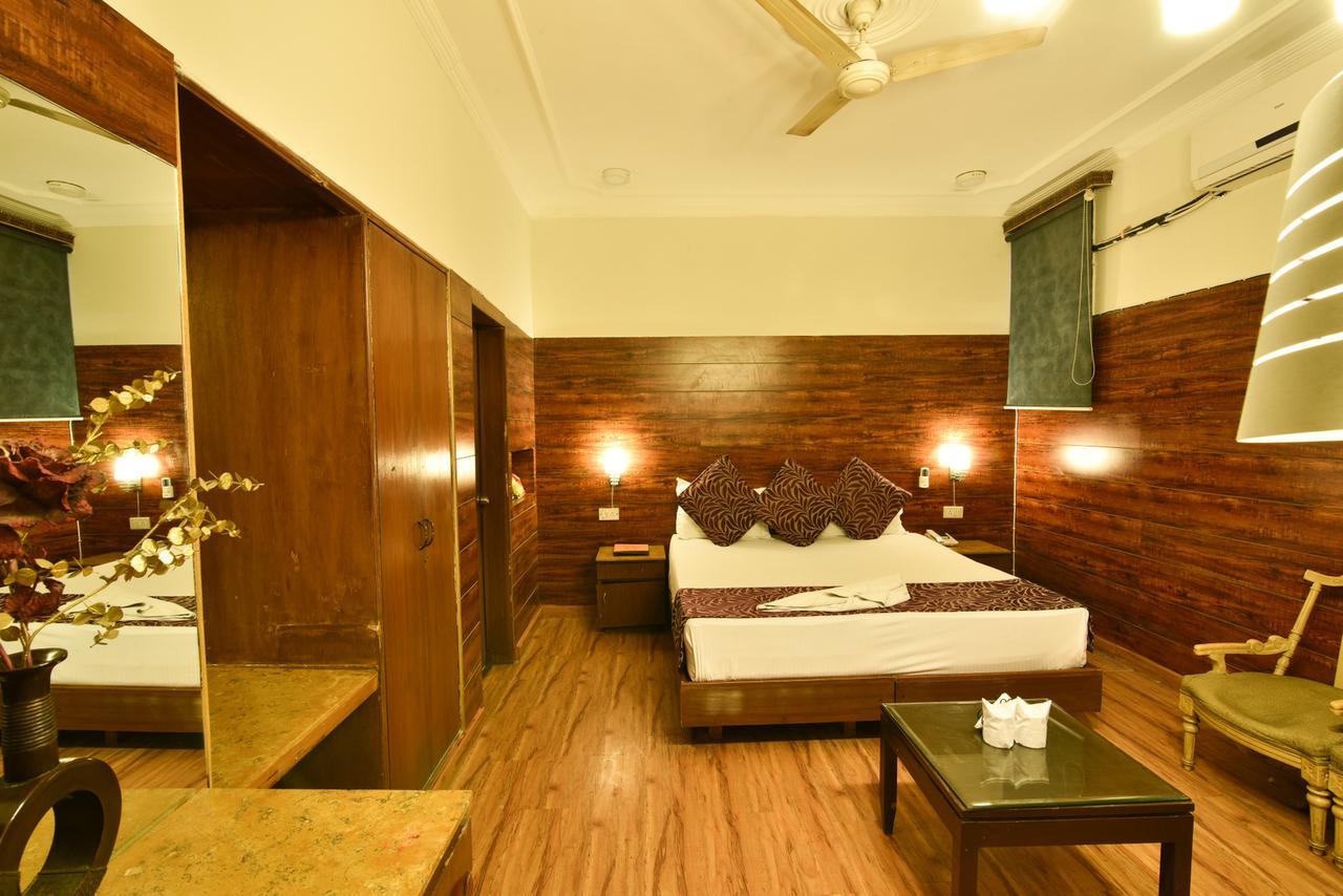 Casa Royal Bed and Breakfast New Delhi Eksteriør billede